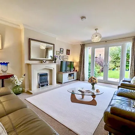 Apartment Pretty 4 Bed Detached House 5 Mins M6 And *